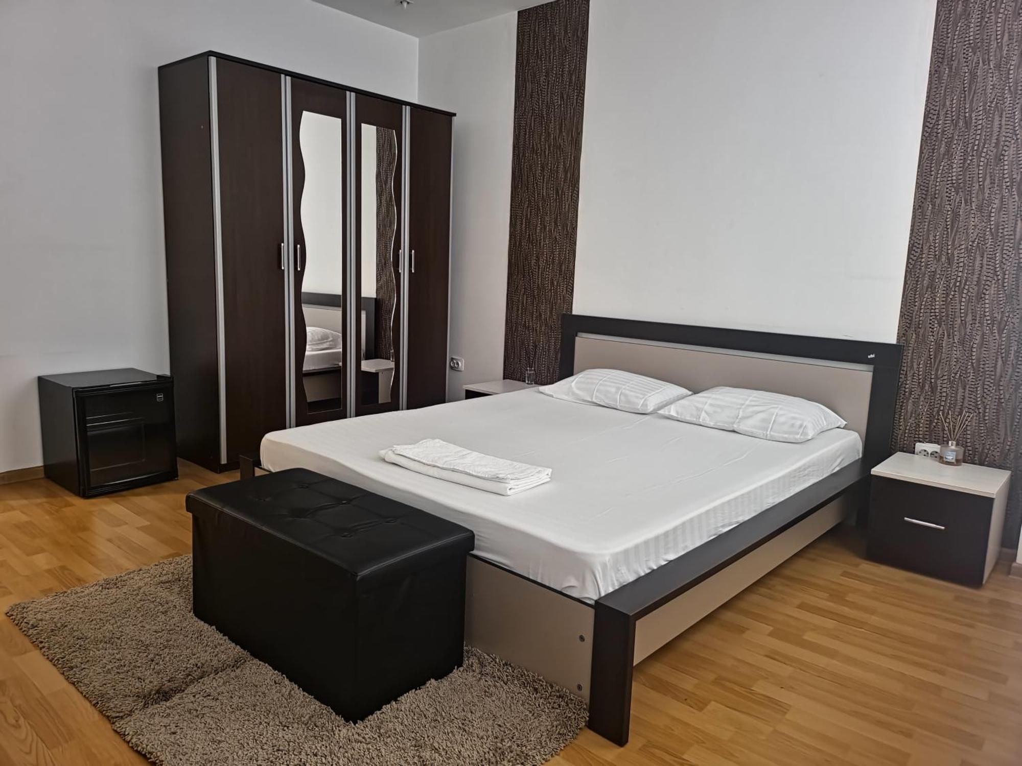 Aparthotel Yanis Bucureşti Ngoại thất bức ảnh
